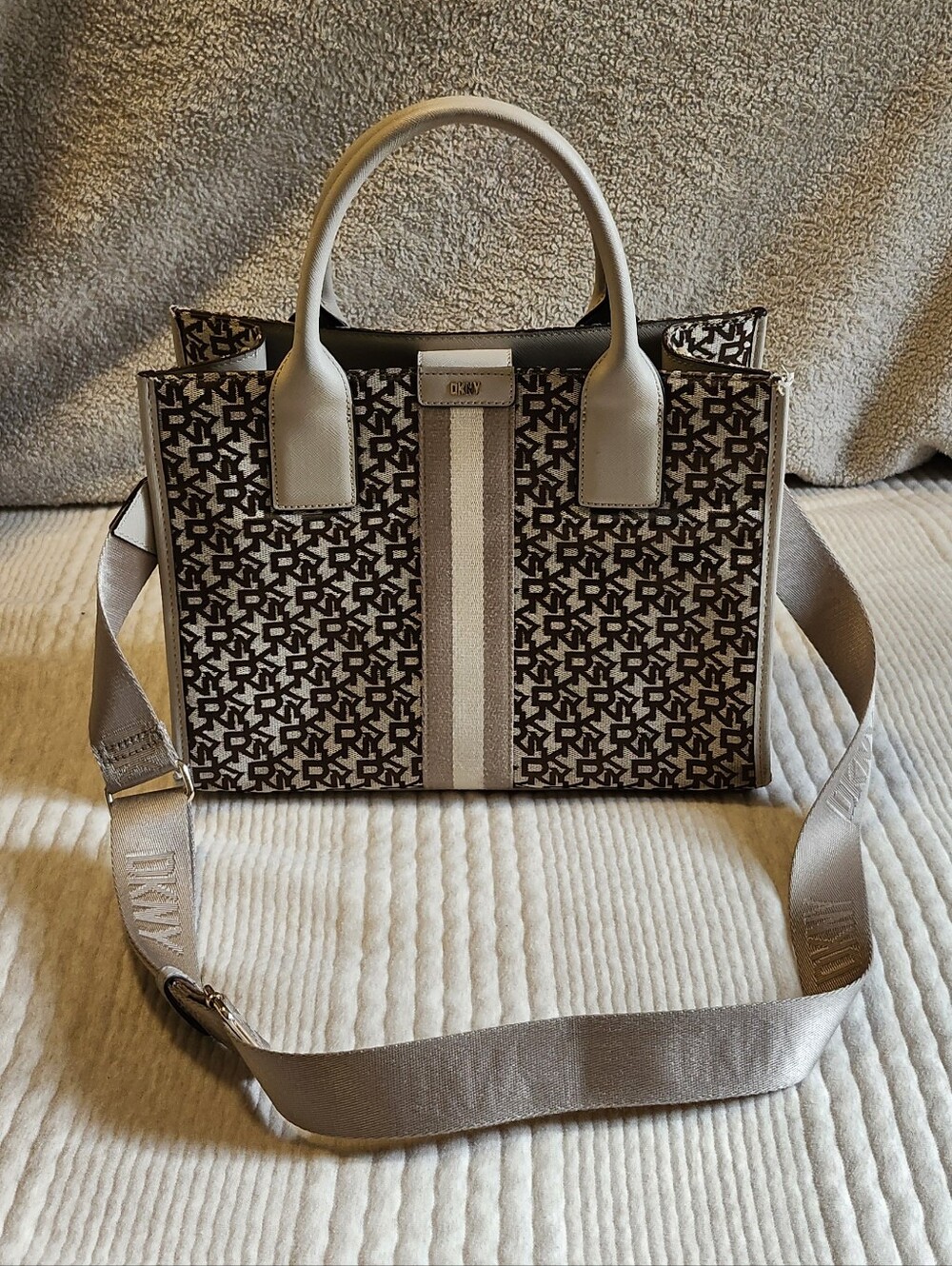 DKNY Beige Nylon Tote Interior with Logo Lining
